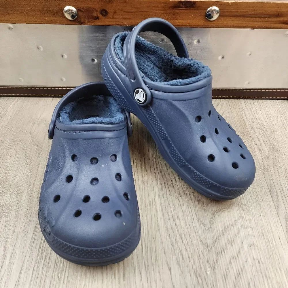 CROCS Lined Slip On Clog Shoes size J 1